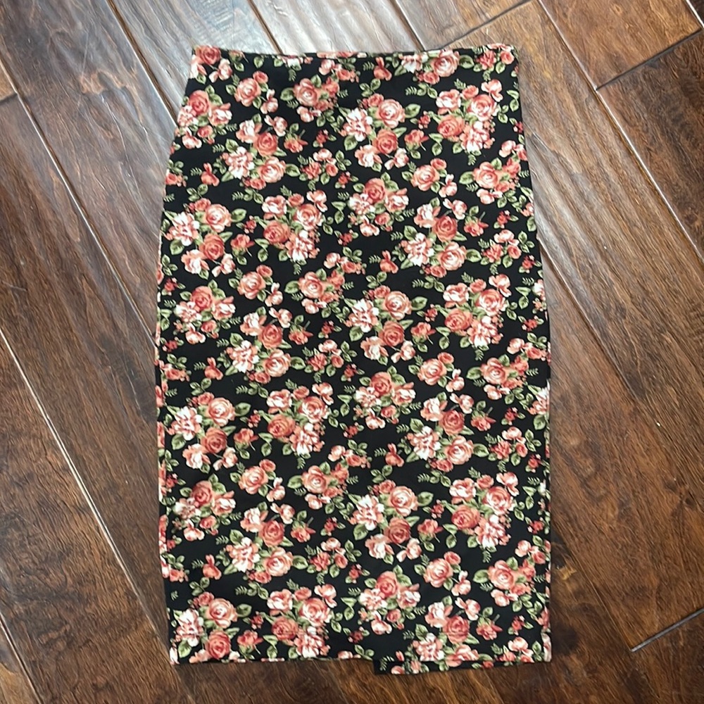 Forever 21 stretch knit floral high waisted knee length skirt